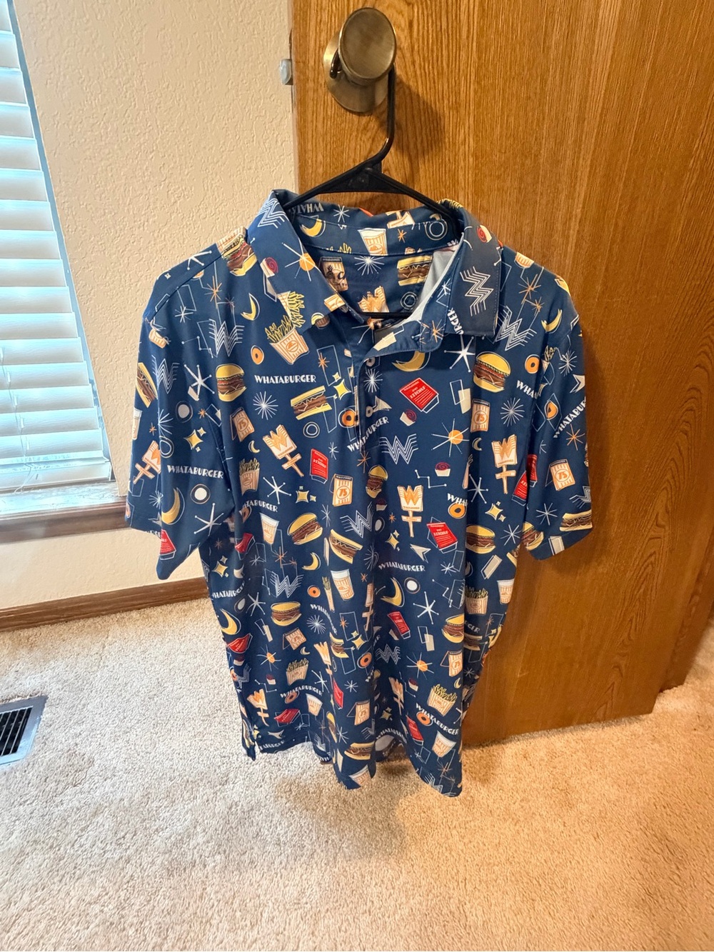 Whataburger Men’s Medium Button Up’s Lot of 12